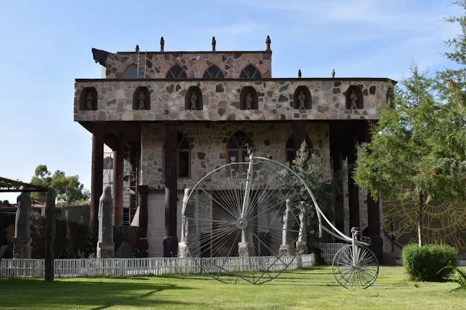 Exterior del Viñedo Toyan de San Miguel de Allende.