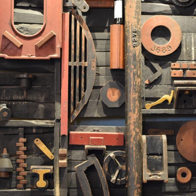 escultura-de-moldes-de-tren-dos-buhos-650x650